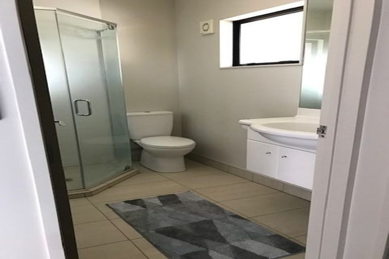 Photo of property in 87 Knights Road, Rothesay Bay, Auckland, 0630