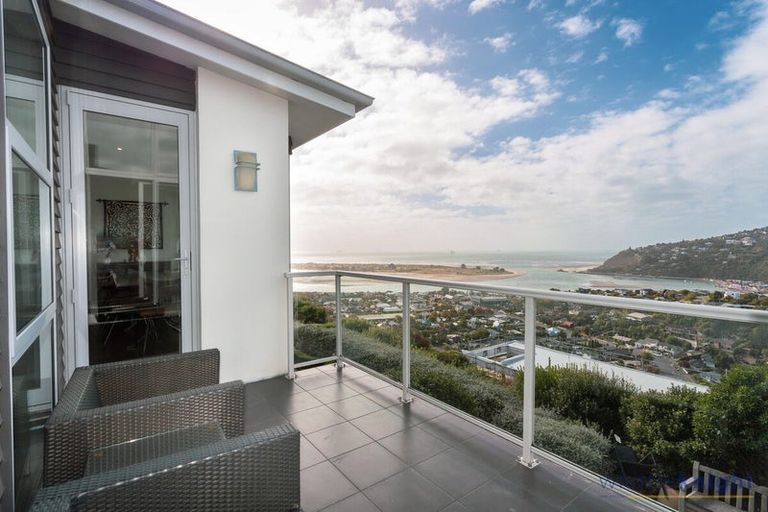 Photo of property in 2 Redcliffs View Lane, Redcliffs, Christchurch, 8081