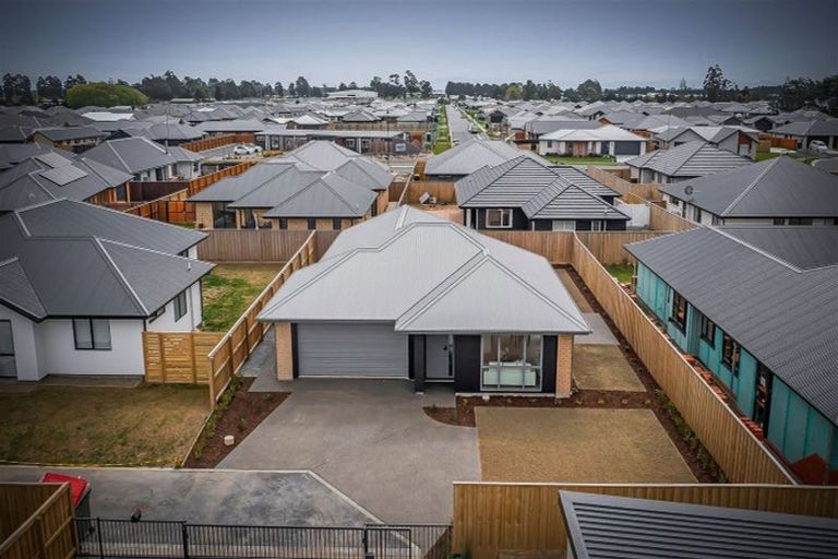 Photo of property in 26 Gemstone Place, Rolleston, 7615