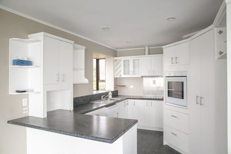 Photo of property in 14 Marine Parade, Bluff, 9814