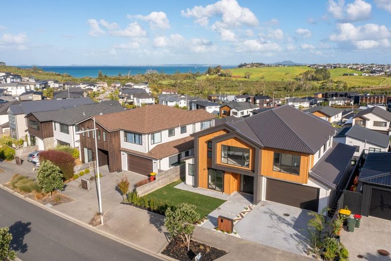 Photo of property in 15 Kumukumu Road, Long Bay, Auckland, 0630