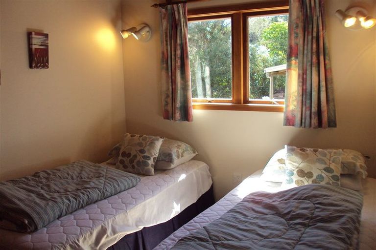 Photo of property in 2 Te Maiki Rise, Russell, 0202