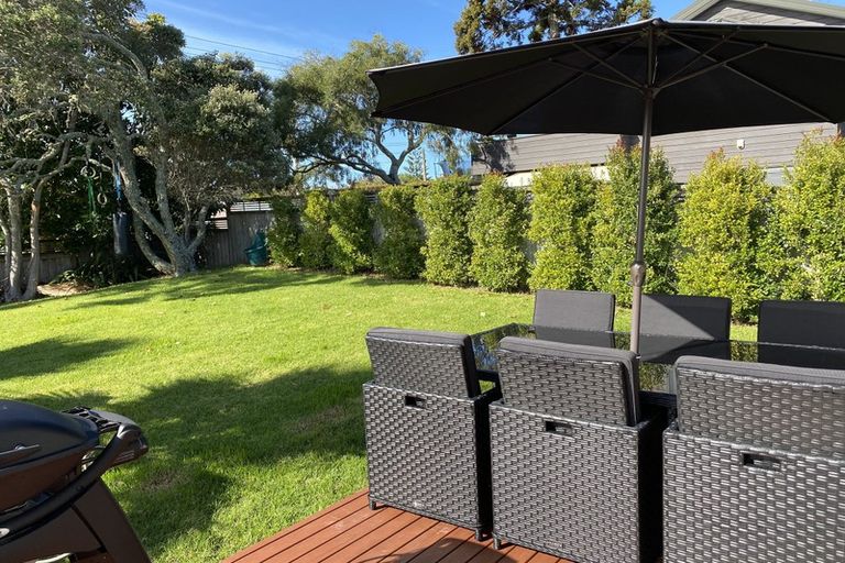 Photo of property in 1/16 Stanley Road, Glenfield, Auckland, 0629