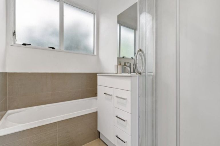 Photo of property in 1/18 Trimdon Street, Randwick Park, Auckland, 2105