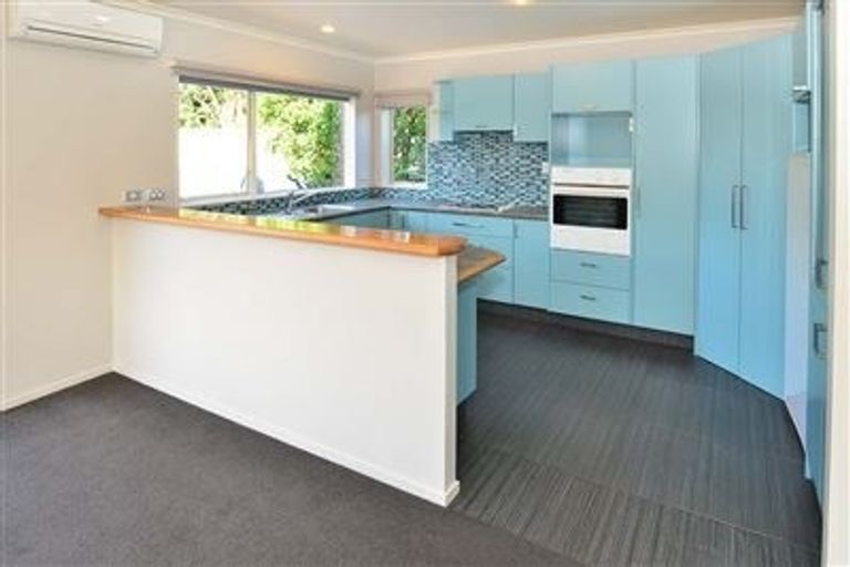 Photo of property in 2/58 Walton Street, Red Beach, 0932