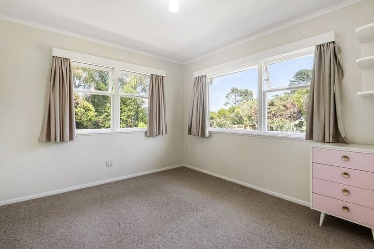 Photo of property in 13 Windsor Place, Windsor Park, Auckland, 0630