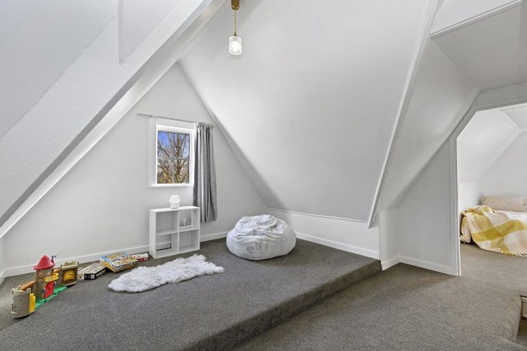 Photo of property in 117 Horoeka Street, Stokes Valley, Lower Hutt, 5019