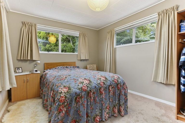 Photo of property in 194 Forest Hill Road, Waiatarua, Auckland, 0612