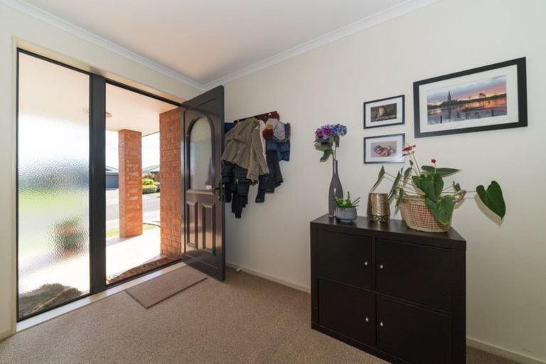 Photo of property in 30 Logan Way, Kelvin Grove, Palmerston North, 4414