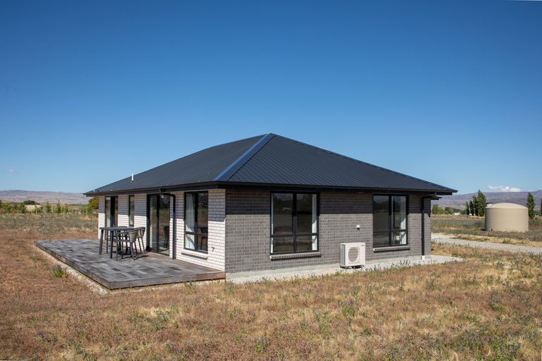 Photo of property in 21 Thyme Fields Road, Springvale, 9393