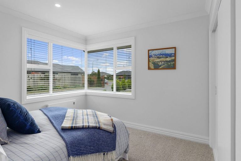 Photo of property in 10 Dundee Close, Darfield, 7510