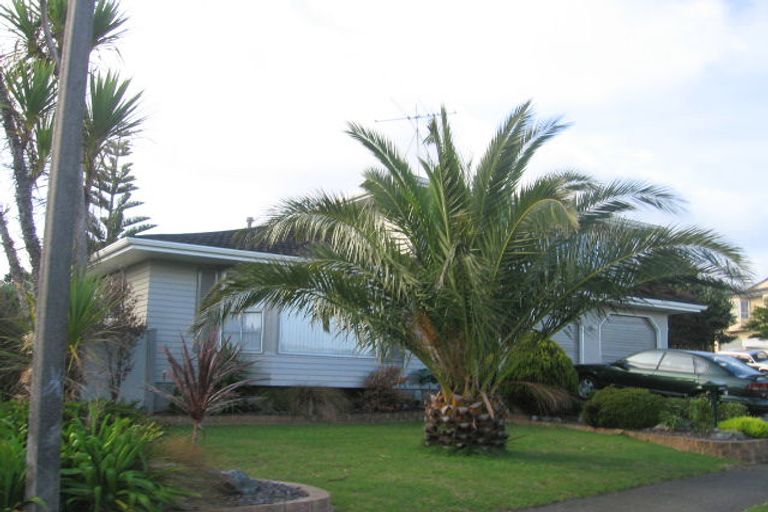 Photo of property in 2 Thurso Grove, Papakowhai, Porirua, 5024