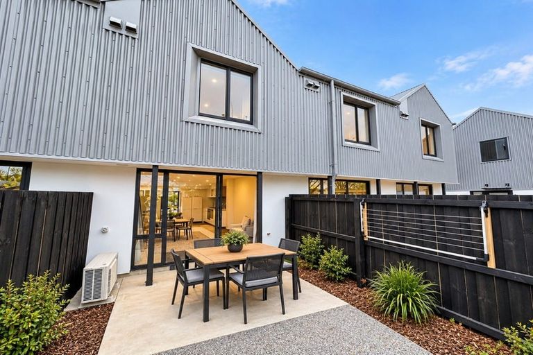 Photo of property in 4/30 Frederick Street, Waltham, Christchurch, 8011