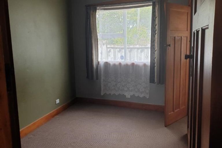 Photo of property in 115 Woodglen Road, Glen Eden, Auckland, 0602