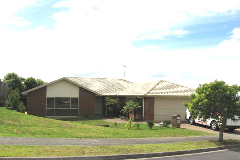 Photo of property in 12 Lorikeet Place, Unsworth Heights, Auckland, 0632
