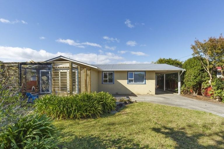 Photo of property in 24 Sutherland Crescent, Westbrook, Palmerston North, 4412