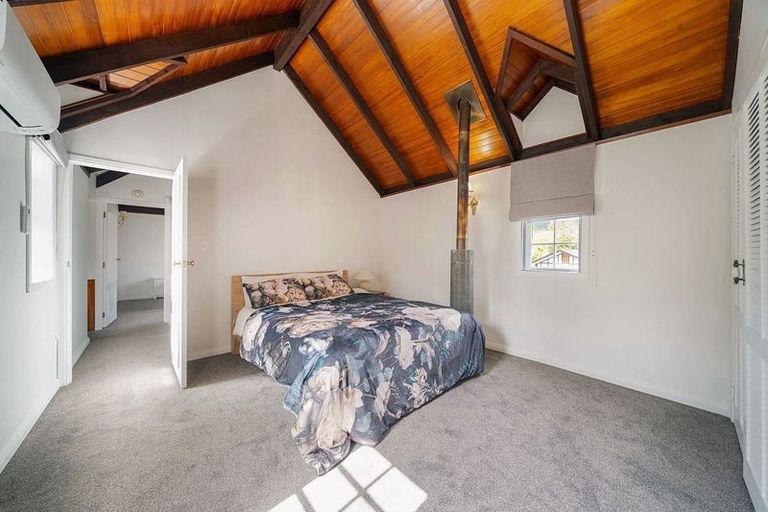 Photo of property in 68 Kaurilands Road, Titirangi, Auckland, 0604