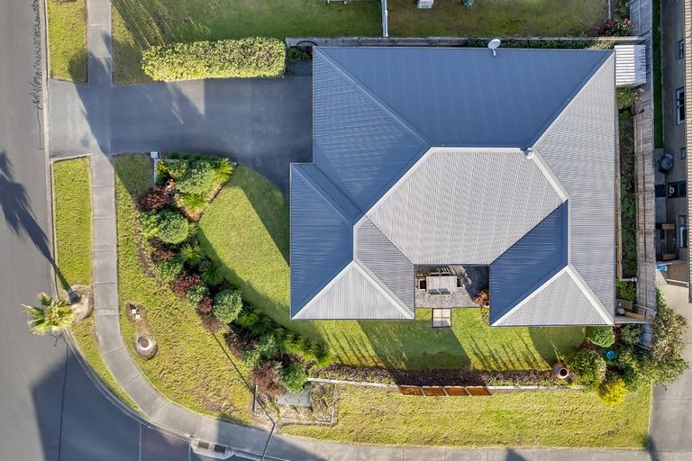 Photo of property in 26 Key West Drive, One Tree Point, 0118