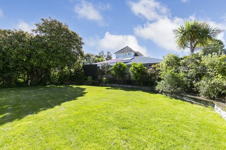 Photo of property in 11 Bristow Place, Karori, Wellington, 6012