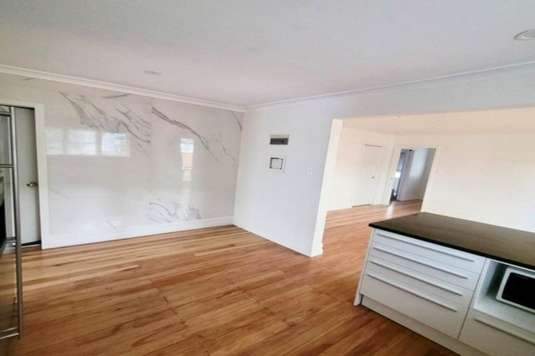 Photo of property in 1/110 Lynwood Road, New Lynn, Auckland, 0600