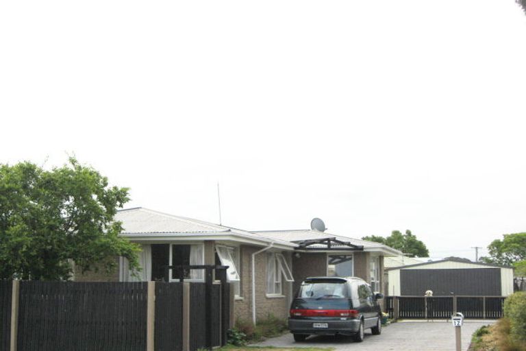 Photo of property in 12 Rosanna Place, Aranui, Christchurch, 8061