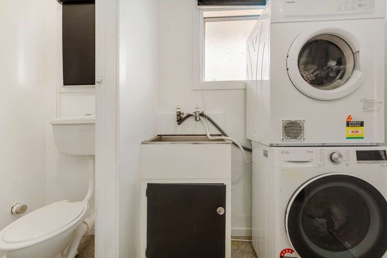 Photo of property in 16 Kingswood Road, Brookfield, Tauranga, 3110