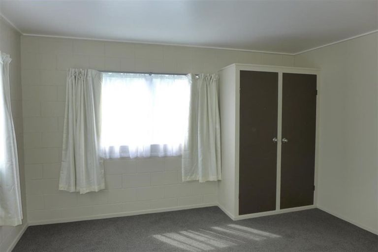 Photo of property in 2/41 Koromiko Street, New Lynn, Auckland, 0600