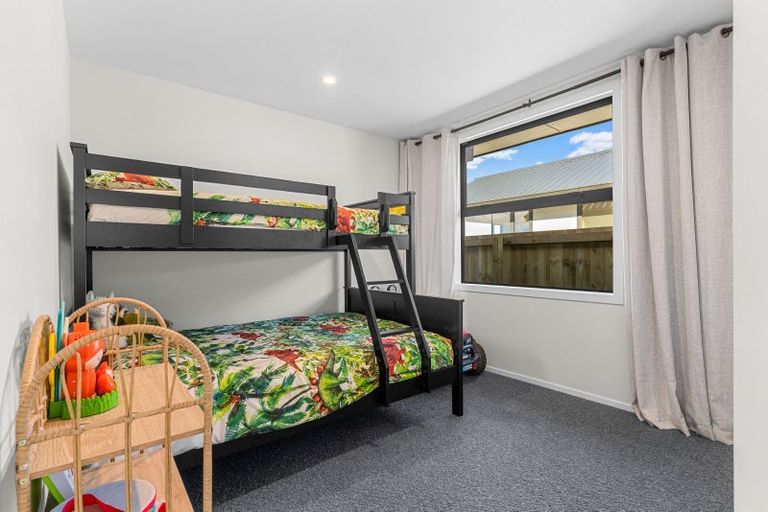 Photo of property in 28 Taurangawaka Road, One Tree Point, 0118