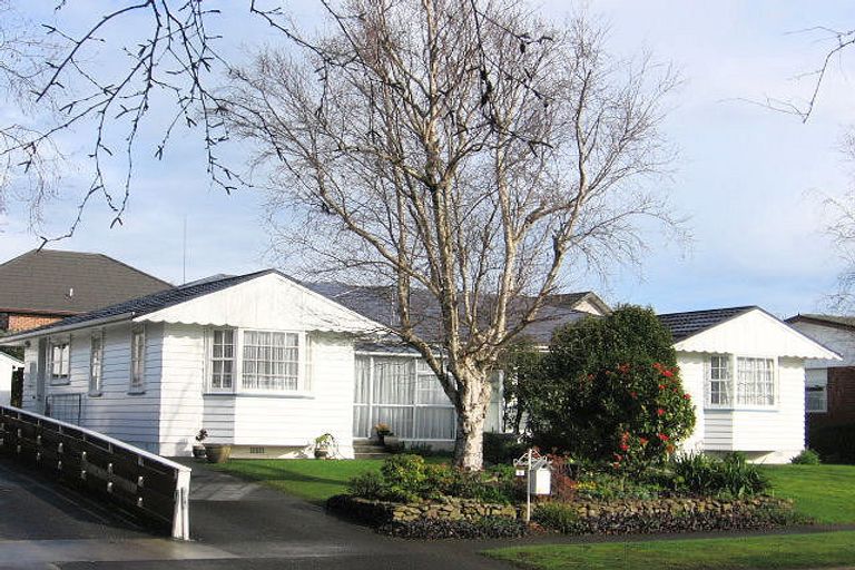 Photo of property in 8a Chilton Grove, Hokowhitu, Palmerston North, 4410