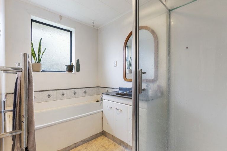 Photo of property in 1/48 Cruickshank Road, Clouston Park, Upper Hutt, 5018