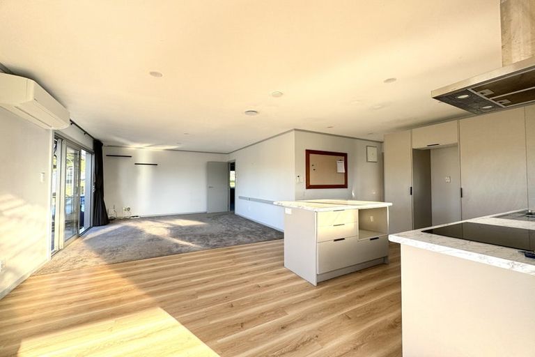 Photo of property in 1 Devonshire Road, Unsworth Heights, Auckland, 0632