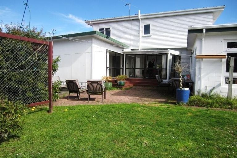 Photo of property in 52 Oxford Street, Tawa, Wellington, 5028