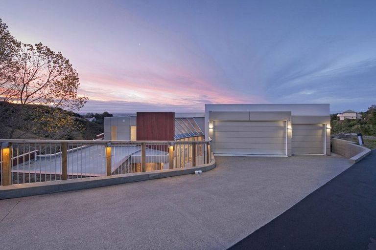 Photo of property in 22 Iles Lane, Cashmere, Christchurch, 8022