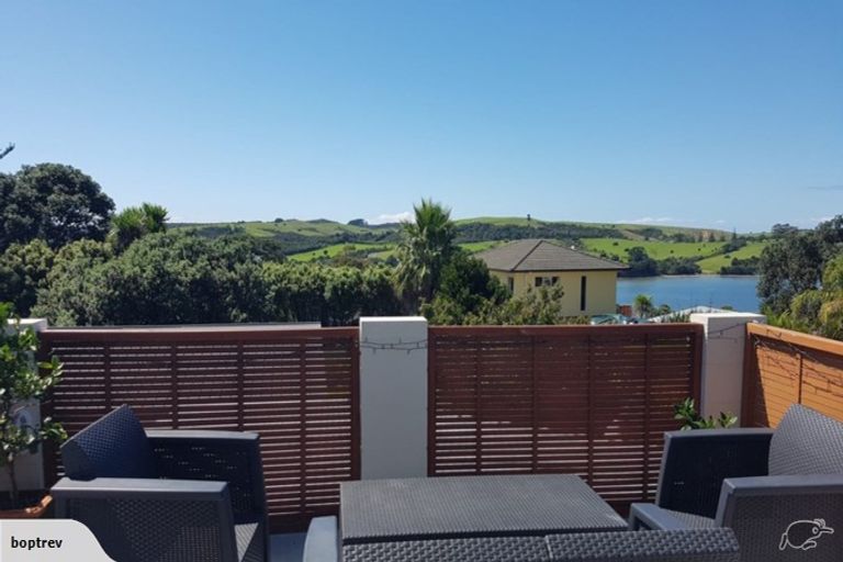 Photo of property in 50 Shakespear Road, Army Bay, Whangaparaoa, 0930