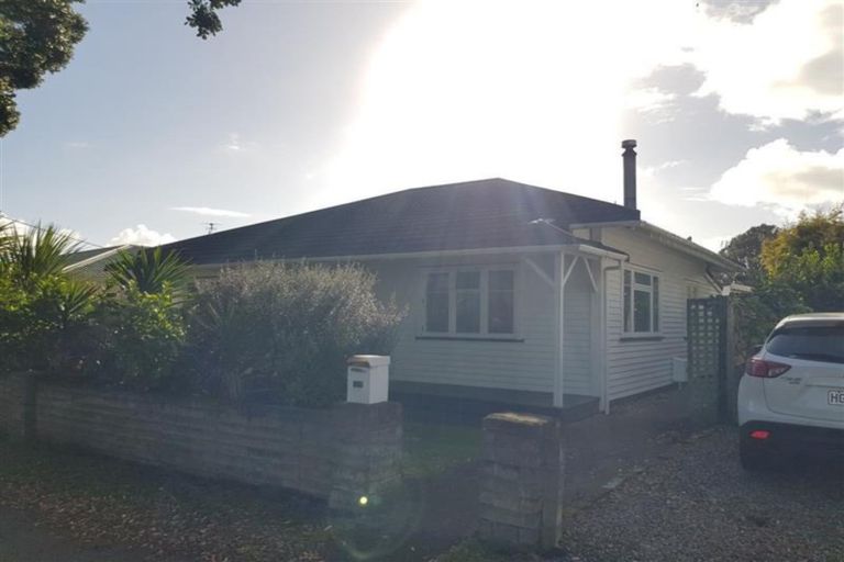 Photo of property in 35 Richmond Street, Fitzroy, New Plymouth, 4312