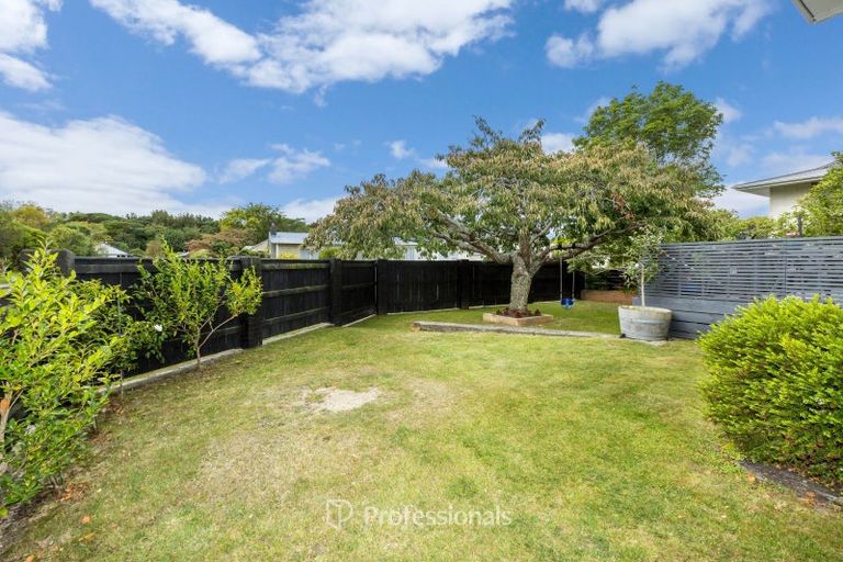 Photo of property in 35 Whirinaki Crescent, Heretaunga, Upper Hutt, 5018
