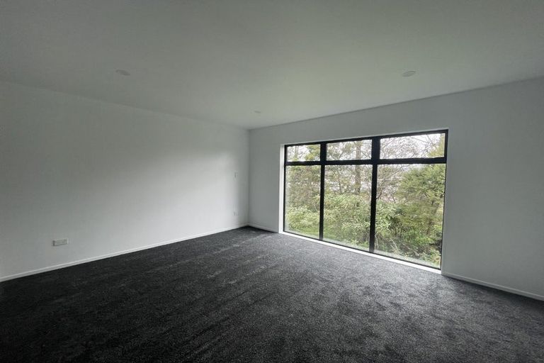Photo of property in 103 Rangeview Road, Sunnyvale, Auckland, 0612