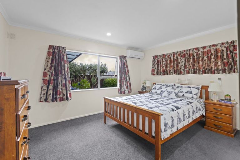 Photo of property in 37 Hastings Place, Hamilton Lake, Hamilton, 3204