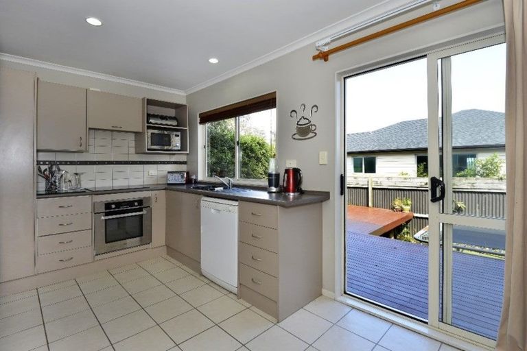 Photo of property in 966a East Coast Road, Northcross, Auckland, 0632