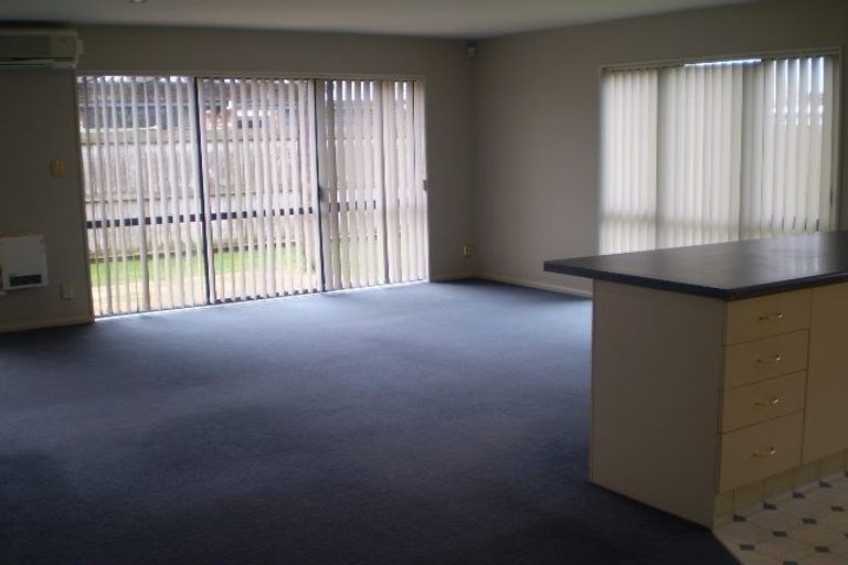 Photo of property in 8 Kotuku Crescent, Woolston, Christchurch, 8023