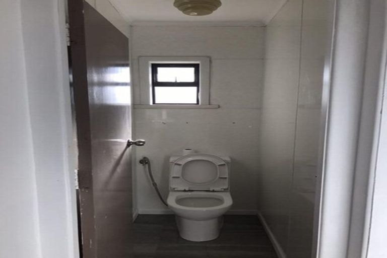 Photo of property in 614 Te Atatu Road, Te Atatu Peninsula, Auckland, 0610