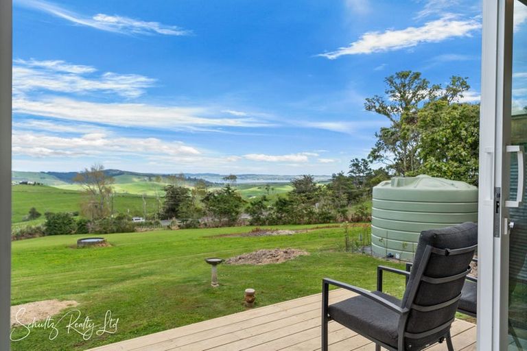 Photo of property in 17 Oparakau Road, Matakohe, 0594