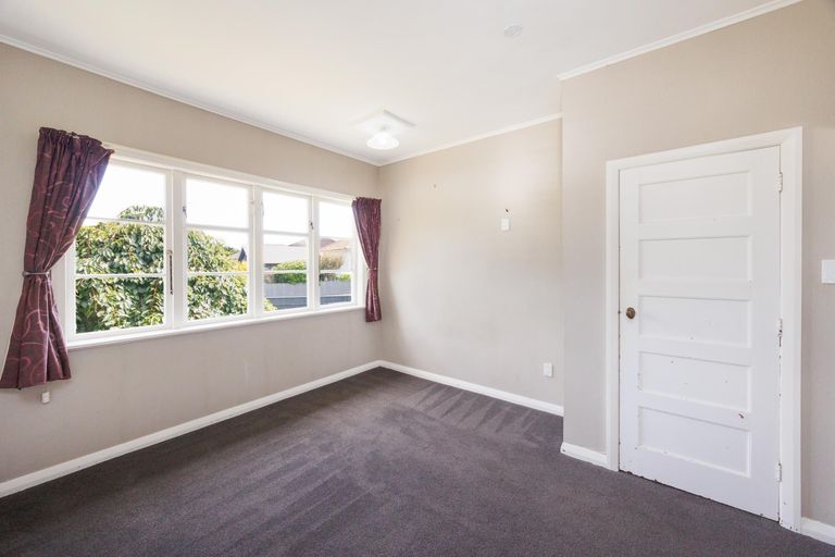 Photo of property in 43 Millar Street, Terrace End, Palmerston North, 4410