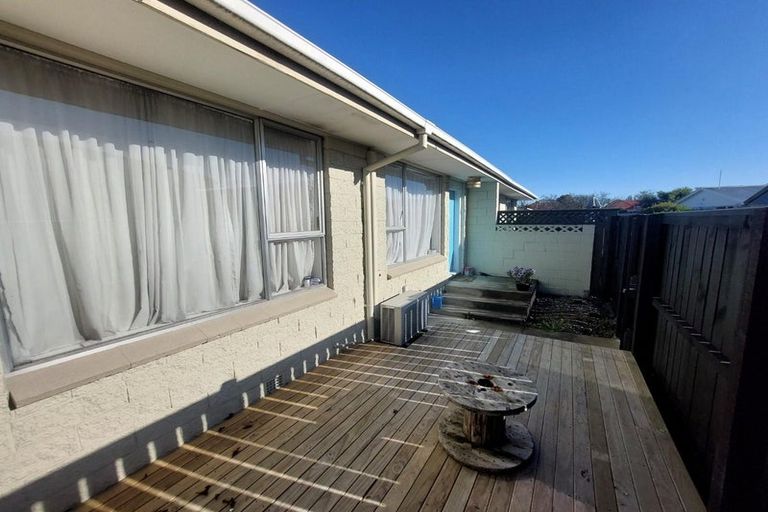 Photo of property in 2/79 Champion Street, Edgeware, Christchurch, 8013