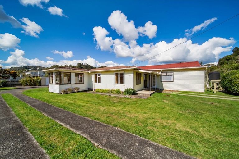 Photo of property in 17 Tongaporutu Road, Tongaporutu, Urenui, 4378