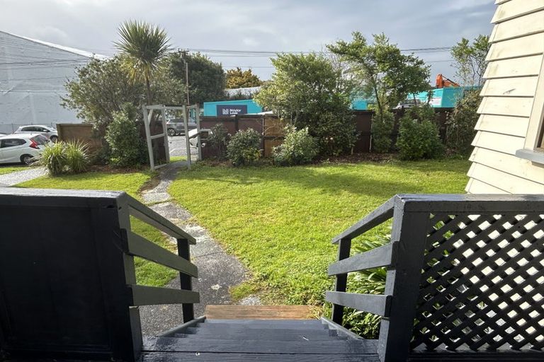 Photo of property in 20 Kauri Glen Road, Northcote, Auckland, 0627