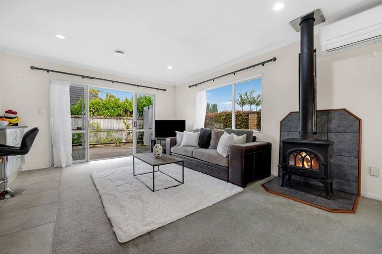 Photo of property in 1 Stornaway Drive, Flat Bush, Auckland, 2016