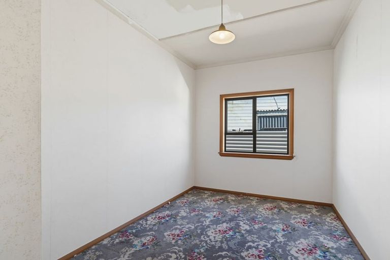 Photo of property in 72 Ferry Road, Clive, 4102