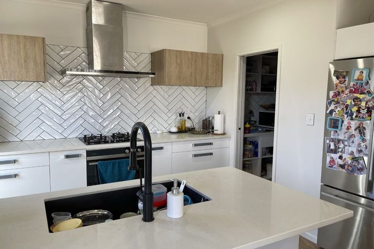 Photo of property in 1 Verdot Close, Kumeu, 0810