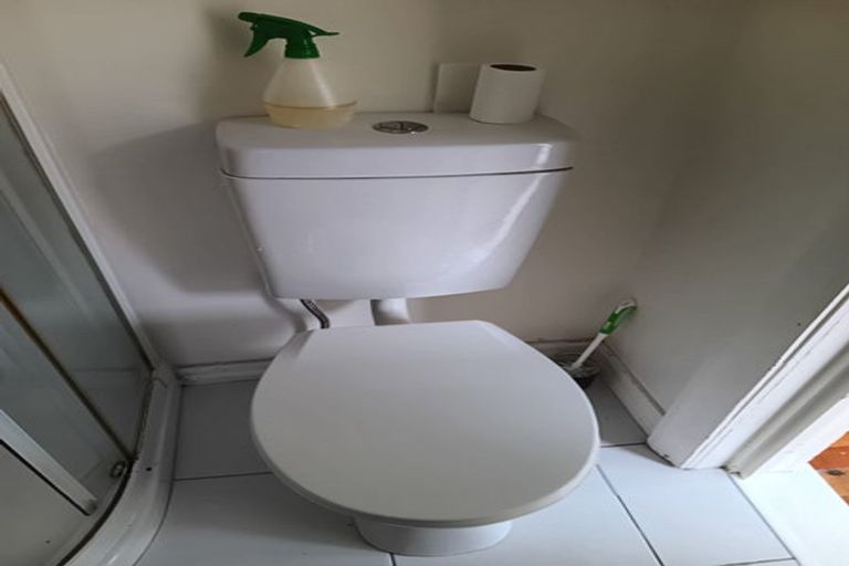 Photo of property in 22 Hawker Street, Mount Victoria, Wellington, 6011